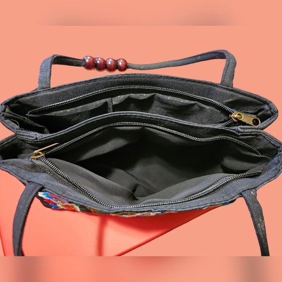 NWOT Black Embroidered Medium Size Tote Bag Purse - Picture 3 of 6